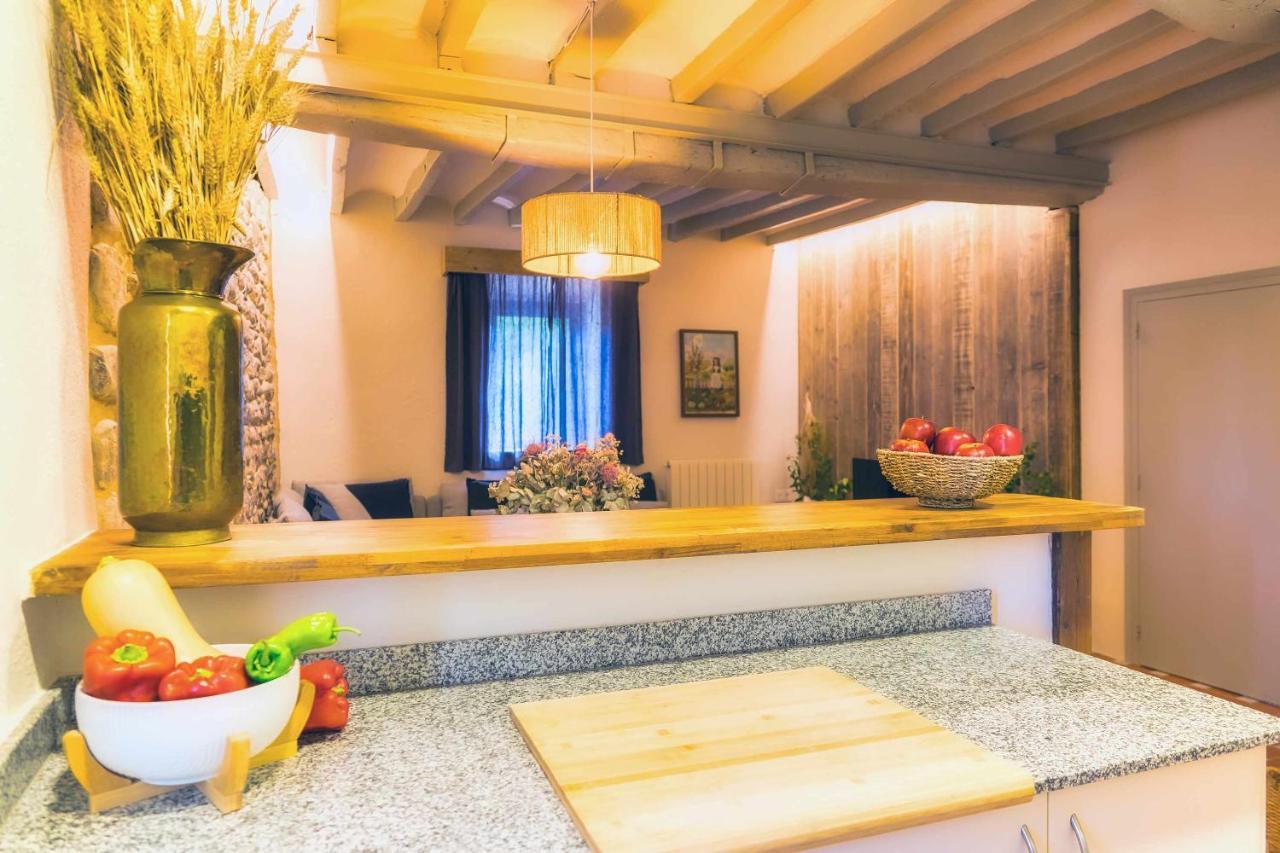 El Molino De Besalu Casa Con Jardin Villa Kültér fotó